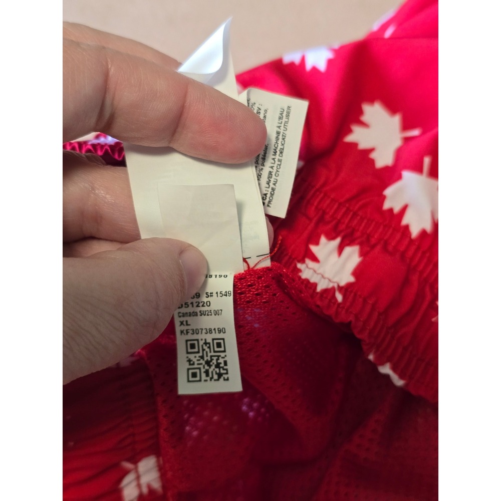 NWOT Old Navy Mens XL Red White Maple Leaf Print Swim Trunks Canada Board Shorts - Picture 11 of 11